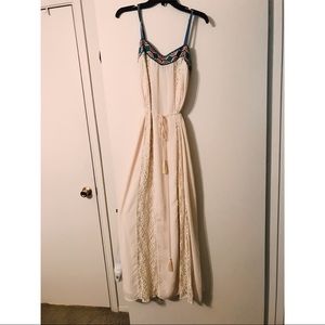 Boutique Ivory Maxi with Lace detail, Size M